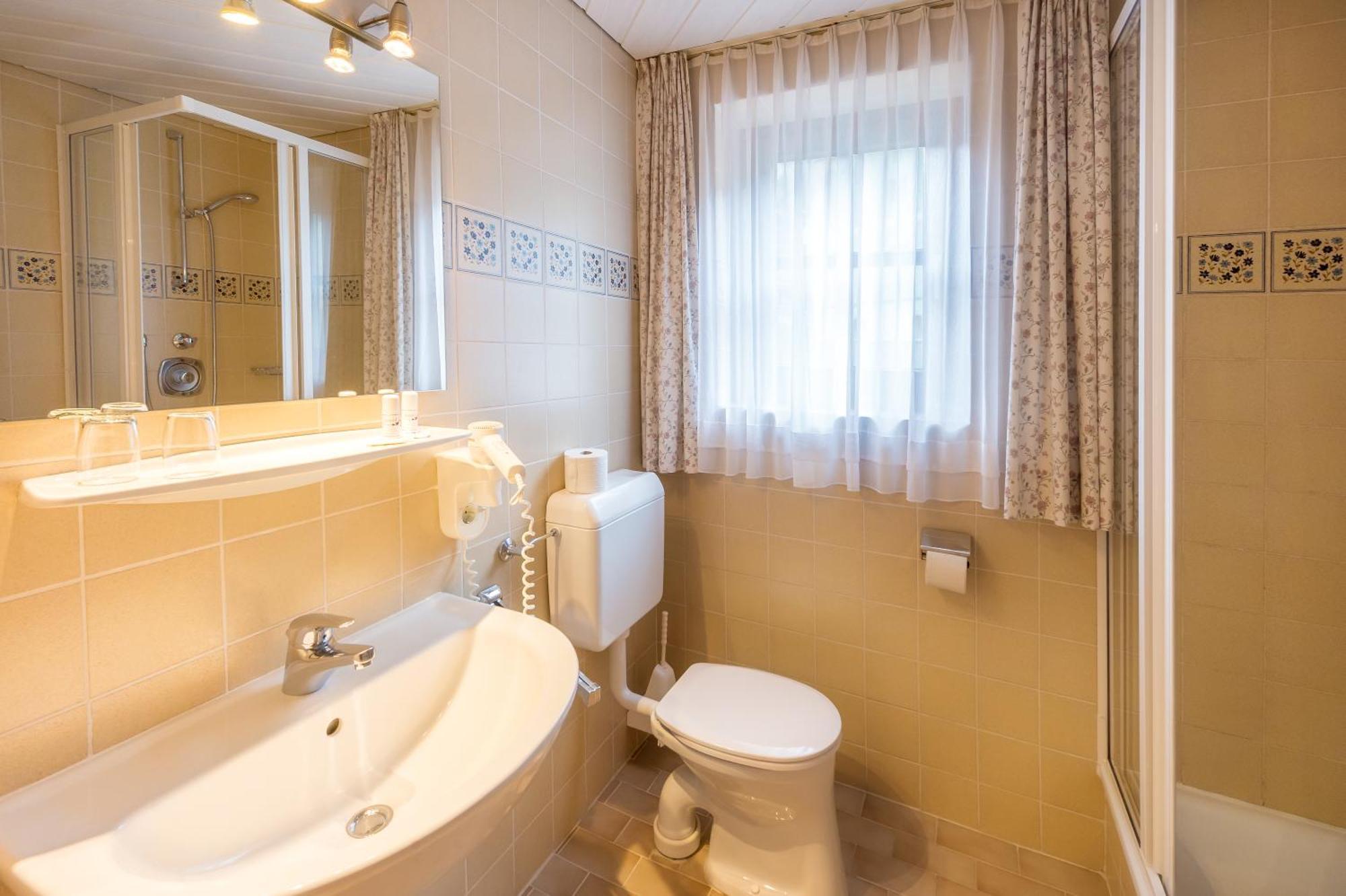 Landhotel Almroesl Im Grossarltal Hüttschlag 客房 照片