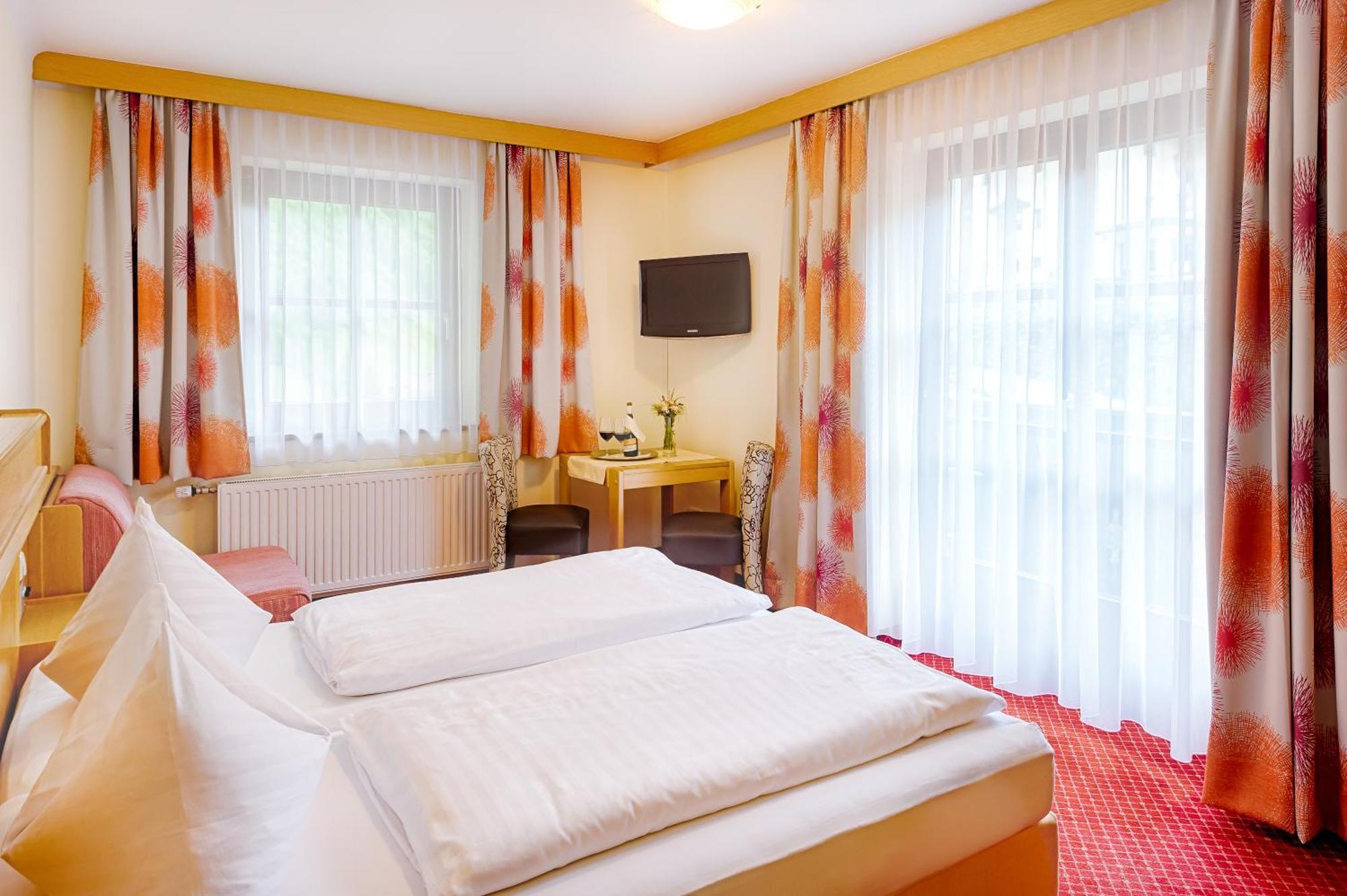 Landhotel Almroesl Im Grossarltal Hüttschlag 外观 照片