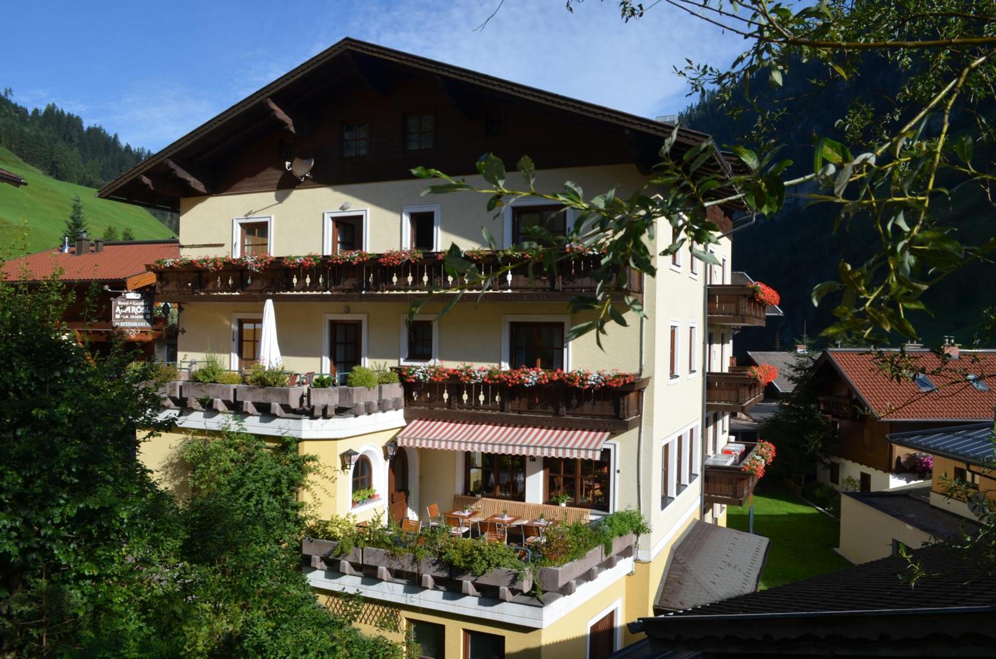 Landhotel Almroesl Im Grossarltal Hüttschlag 外观 照片
